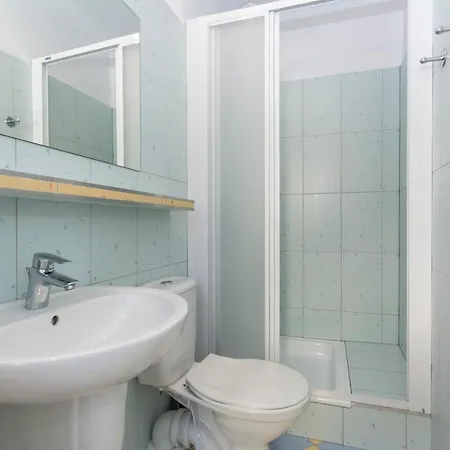 Rodos I بيت ضيافة 3*